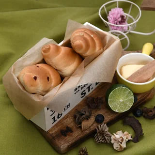 삼색 버터롤