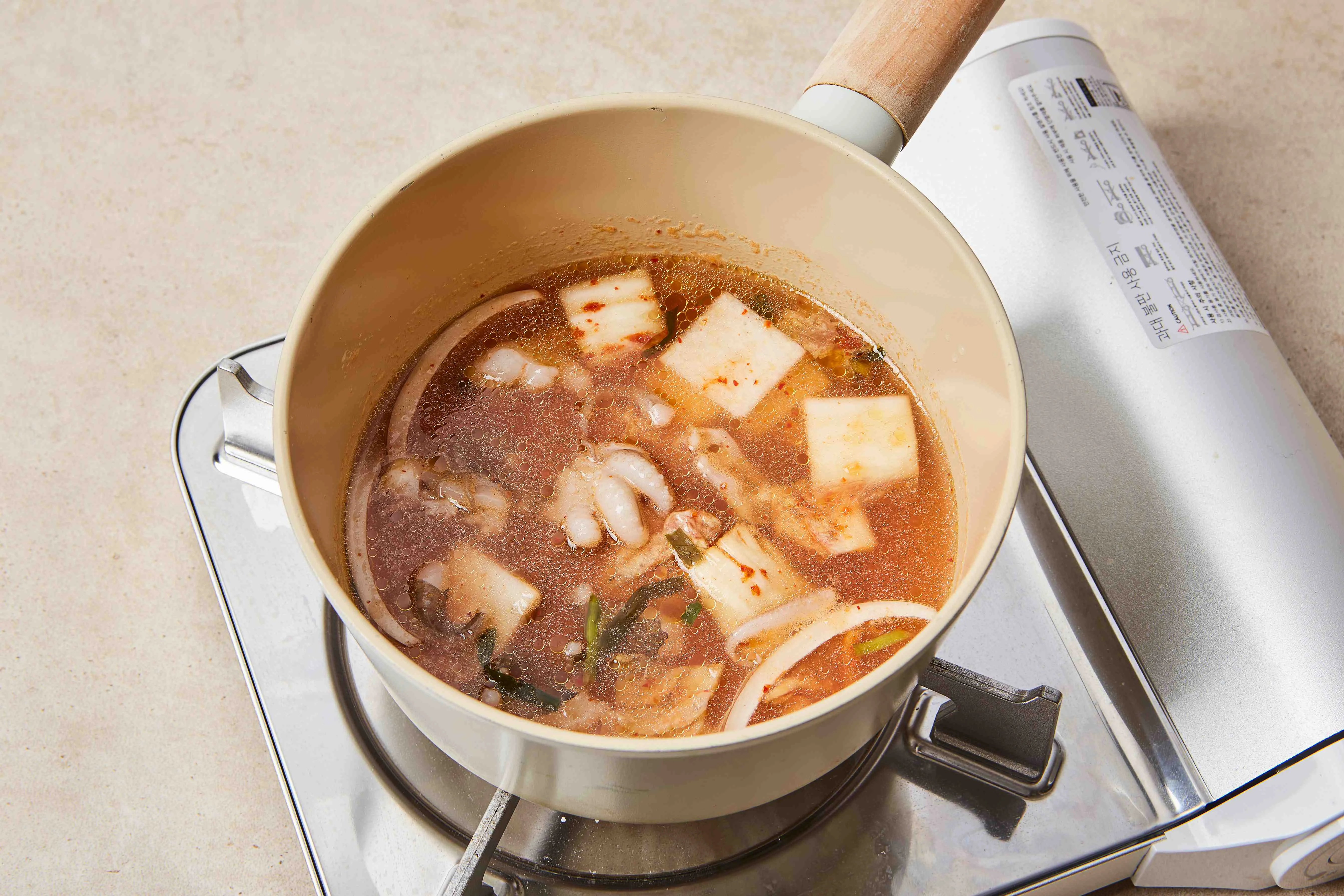 해물김치찌개 4단계