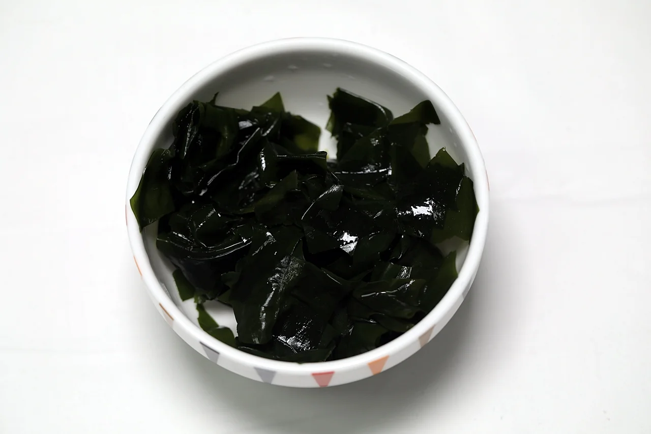 미역 조랭이 떡국 1단계