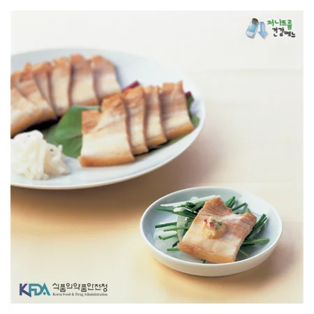 돼지고기 수육 부추부침